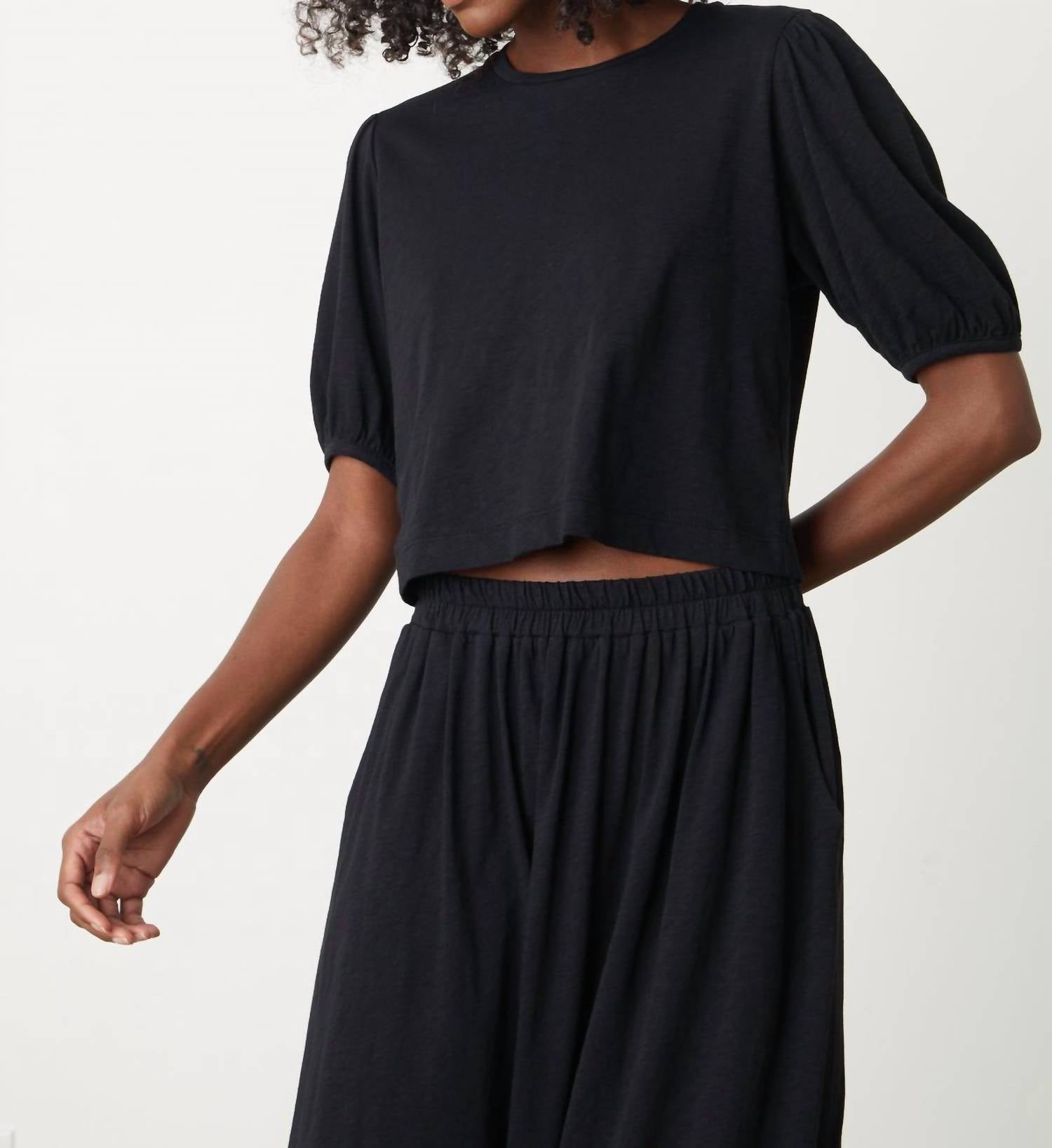 Hilary Puff Cropped Top In Black