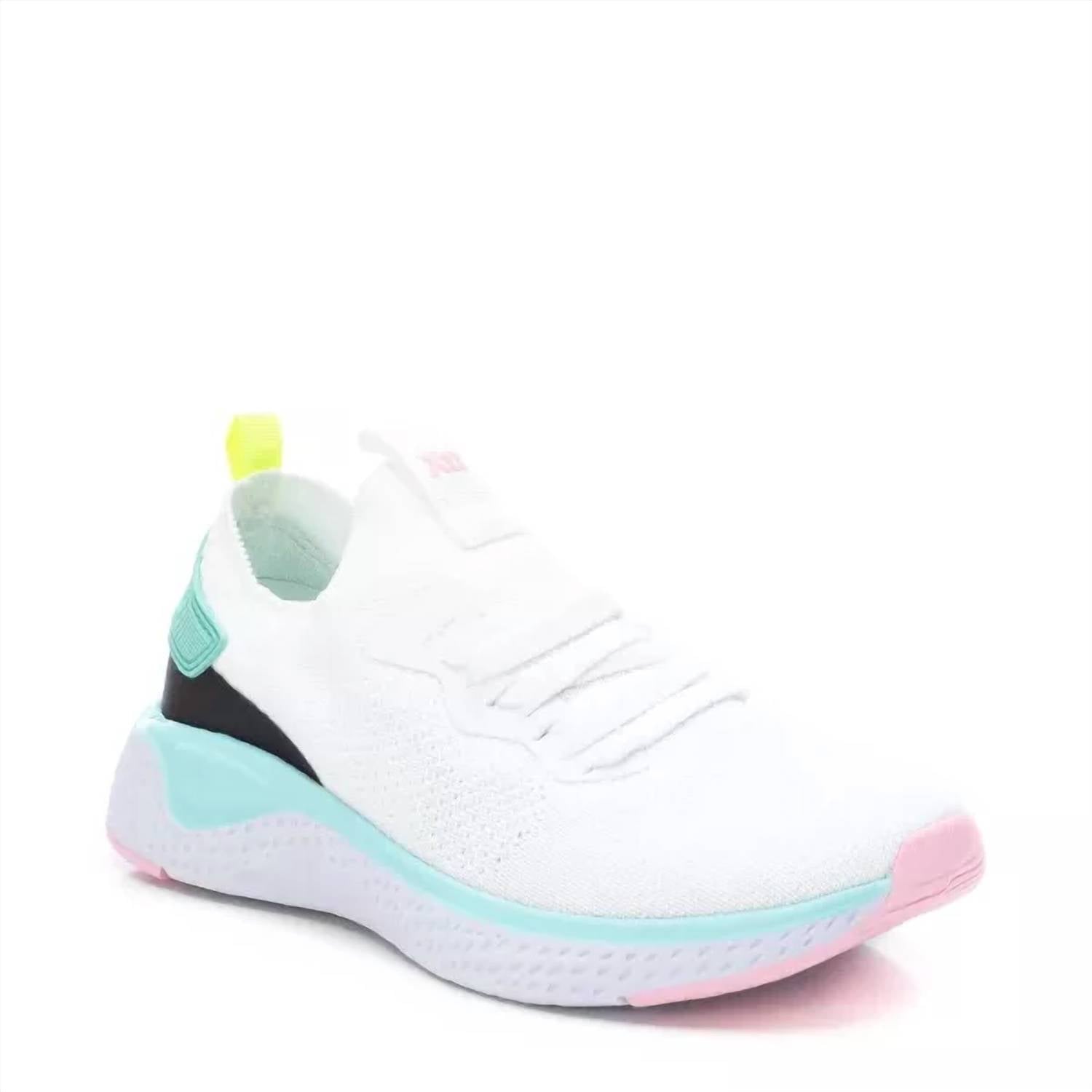Women's Lace-Up Sneakers In White 7661044367420