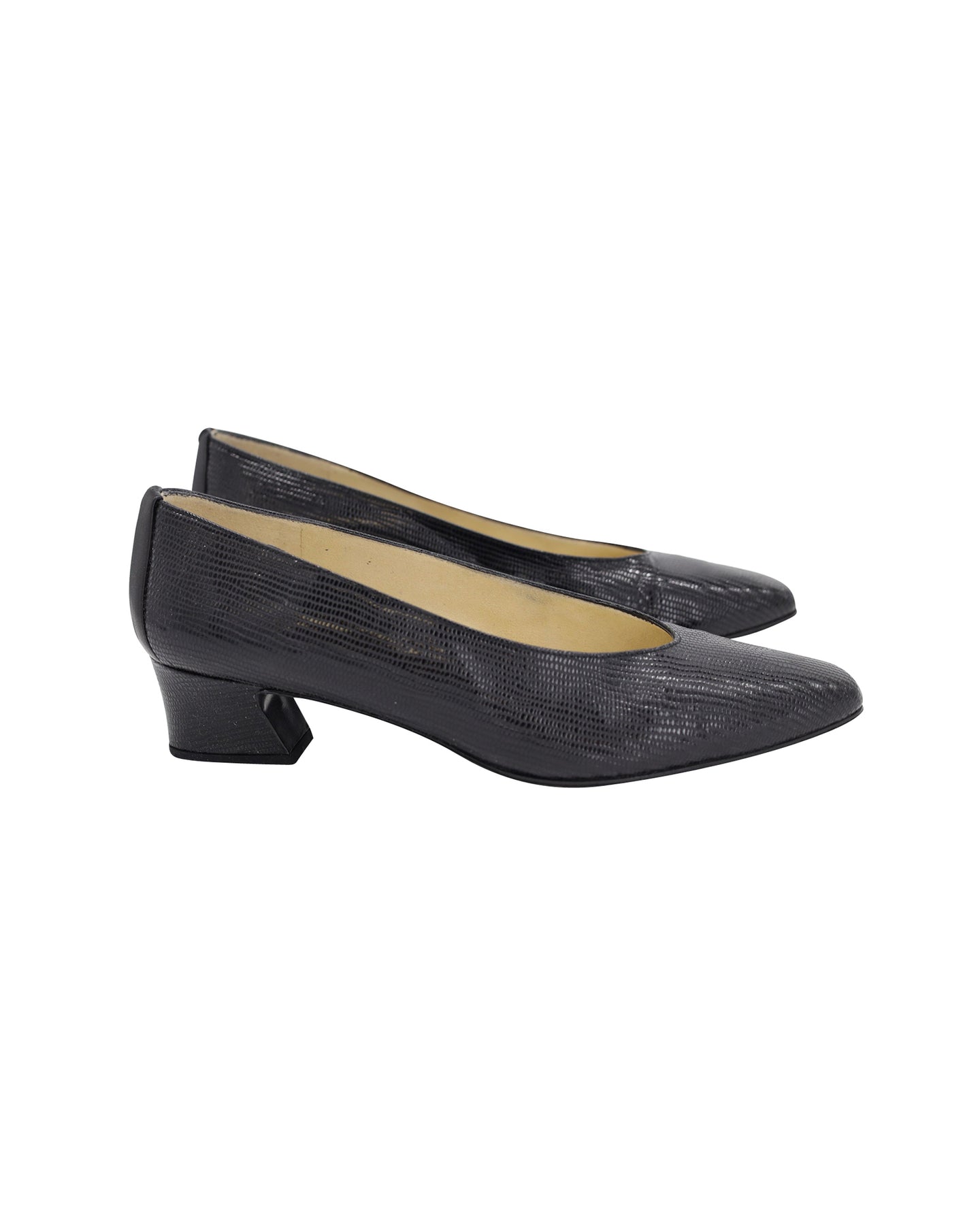 Stuart Weitzman Low-Heel Pumps in Black Calf Leather