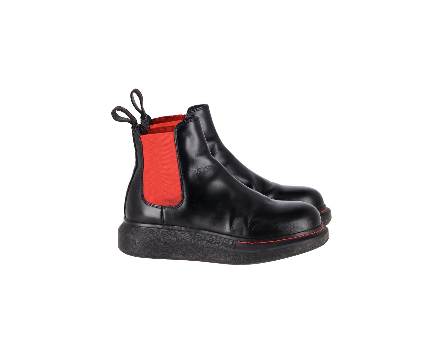 Alexander McQueen Chelsea Boots in Black Leather